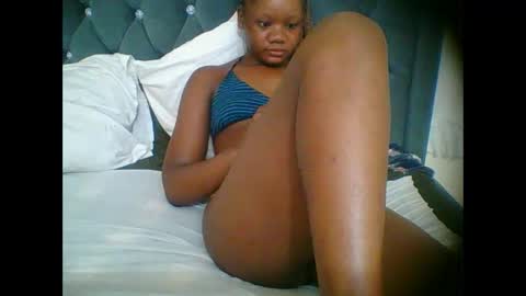 Snapshot of hotjeylee chatting on January 7, 7:27 pm LOYCE online show from January 7, 7:27 pm