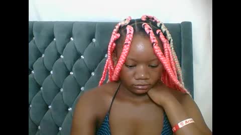 Snapshot of hotjeylee chatting on February 9, 12:14 am LOYCE online show from February 9, 12:14 am