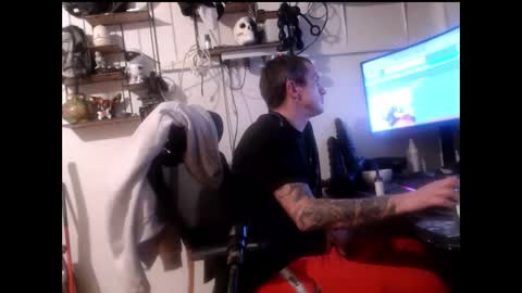 Snapshot of hotkinkytat chatting on January 13, 1:56 am hotkinkytat online show from January 13, 1:56 am