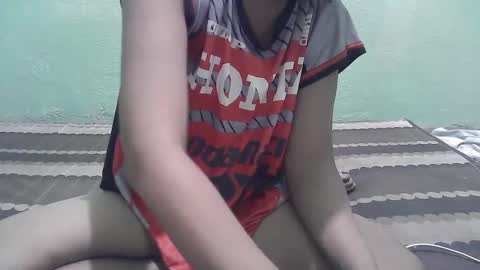 hotladypinay32 online show from March 12, 7:02 am