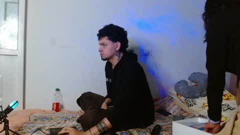 Eevee  Zoro online show from April 23, 5:52 am