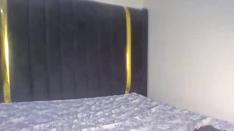 hotleen997564 online show from March 21, 8:41 am