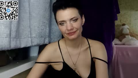 Snapshot of hotmamaqueen234 chatting on March 29, 7:36 pm hotmamaqueen234 online show from March 29, 7:36 pm