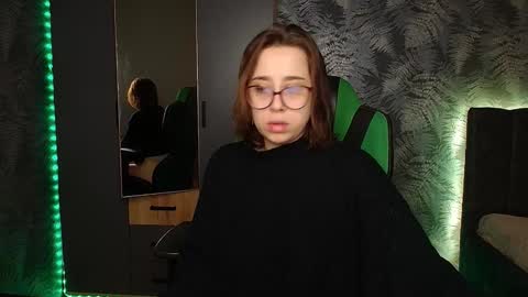 Snapshot of hotmariella chatting on February 6, 8:29 am hotmariella online show from February 6, 8:29 am
