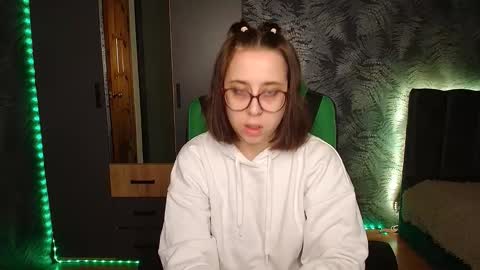 Snapshot of hotmariella chatting on February 15, 12:11 pm hotmariella online show from February 15, 12:11 pm