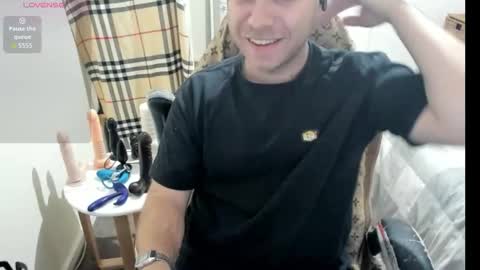 Snapshot of hotmelbguy20 chatting on October 3, 8:55 am Cum and play X online show from October 3, 8:55 am