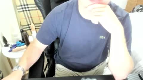 Snapshot of hotmelbguy20 chatting on October 4, 9:07 am Cum and play X online show from October 4, 9:07 am