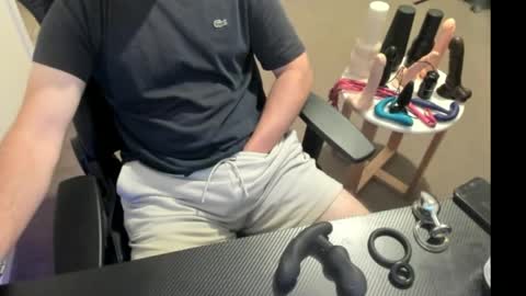 Snapshot of hotmelbguy20 chatting on April 11, 4:33 pm Cum and play X online show from April 11, 4:33 pm