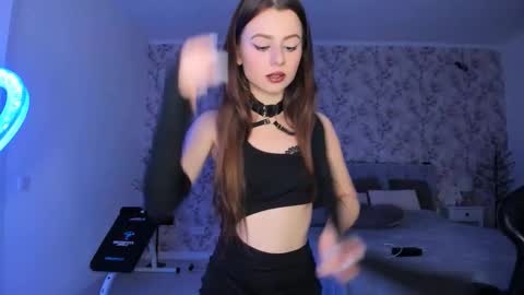 hotmolly_ online show from February 6, 6:00 pm