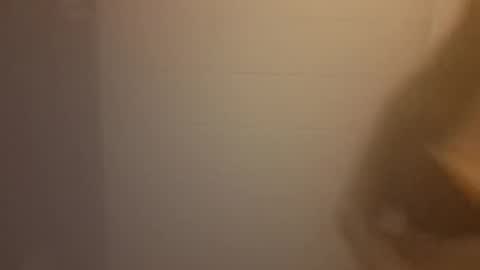 Snapshot of hotmom0610 chatting on March 11, 10:10 am hotmom0610 online show from March 11, 10:10 am