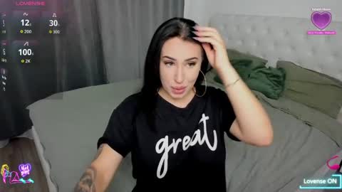 Snapshot of hotmorenaxxx chatting on May 23, 10:30 am hotmorenaxxx online show from May 23, 10:30 am