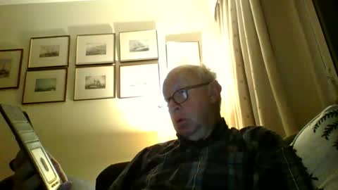 Snapshot of hotmuff99 chatting on October 19, 5:52 am hotmuff99 online show from October 19, 5:52 am