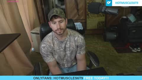 hotmuscles6t9 online show from May 12, 7:44 pm