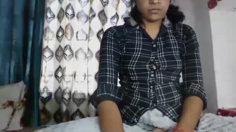 lola online show from December 11, 7:31 am