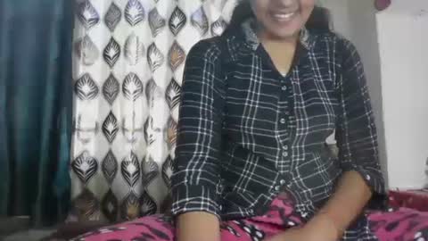 lola online show from December 21, 8:39 am