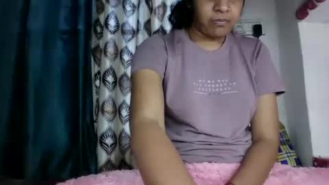 lola online show from January 13, 8:37 am