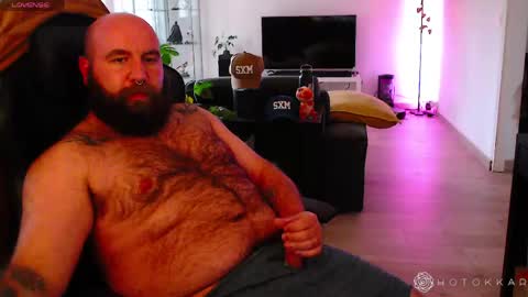 Snapshot of hotokar chatting on April 1, 4:37 pm Hotokkar online show from April 1, 4:37 pm