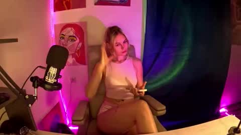 hotprincess2hot online show from December 20, 10:55 am