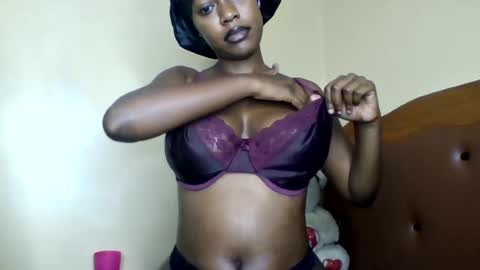 Snapshot of hotpussy712899 chatting on July 4, 10:32 am hotpussy online show from July 4, 10:32 am