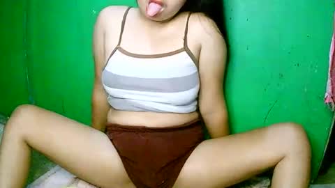 hotpussy_lipsxx69 online show from March 18, 6:22 pm