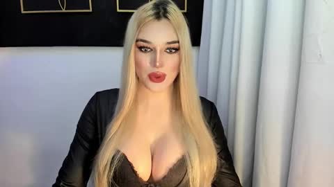 Snapshot of hotstellacumxxx chatting on November 15, 11:40 am STELLA online show from November 15, 11:40 am