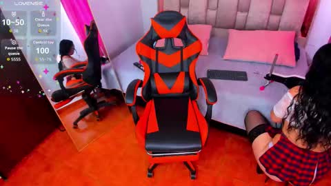 Snapshot of hotsummer8 chatting on November 24, 12:05 pm Rick n Summer online show from November 24, 12:05 pm