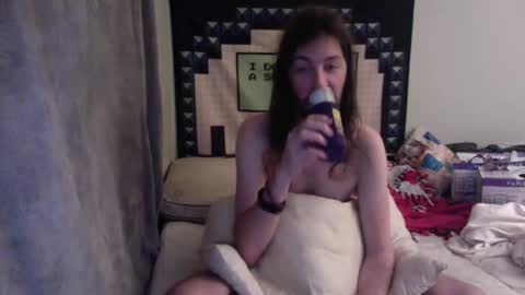 hott25guy online show from December 18, 9:36 am