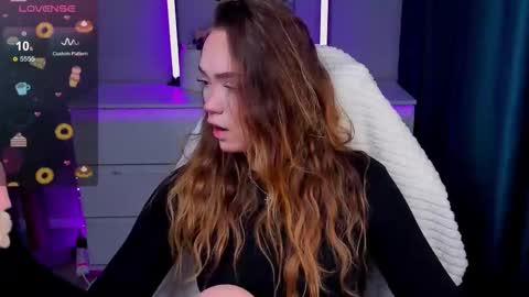 hello Im Eva online show from March 11, 1:17 pm