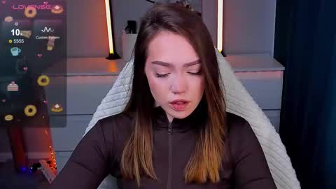 hello Im Eva online show from March 28, 8:03 am