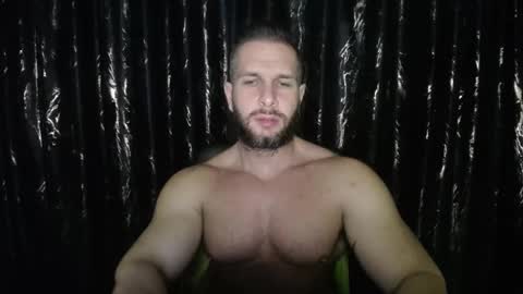 Snapshot of hotterlrg chatting on January 31, 10:42 pm hotterlrg online show from January 31, 10:42 pm