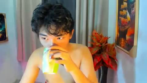 Snapshot of hottestloues chatting on March 21, 12:26 am hottestloues online show from March 21, 12:26 am