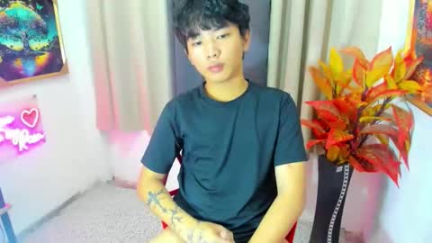 Snapshot of hottestloues chatting on March 27, 2:17 am hottestloues online show from March 27, 2:17 am