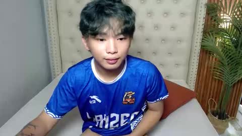 hottestloues online show from May 11, 2:45 pm