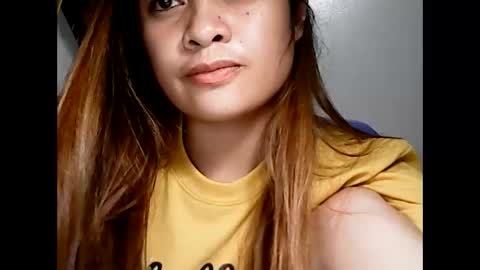 Snapshot of hottie_asianbabe chatting on January 28, 12:11 pm Leen online show from January 28, 12:11 pm