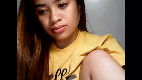 Snapshot of hottie_asianbabe chatting on March 5, 12:16 am Leen online show from March 5, 12:16 am