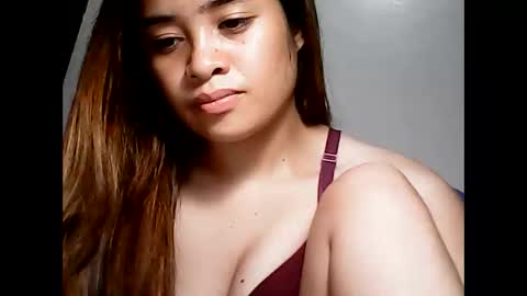 Snapshot of hottie_asianbabe chatting on March 11, 3:12 pm Leen online show from March 11, 3:12 pm