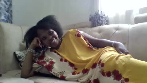 Snapshot of hottie_creamy chatting on September 12, 7:41 am hottiecreamys cam online show from September 12, 7:41 am