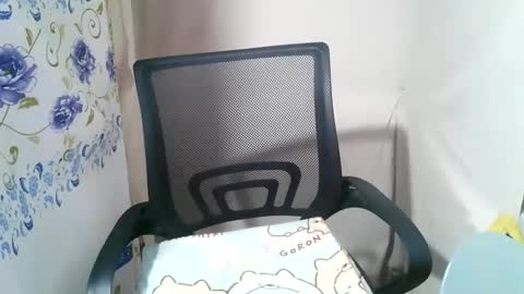 hottie_horny_exoticpussyx online show from May 1, 10:58 pm