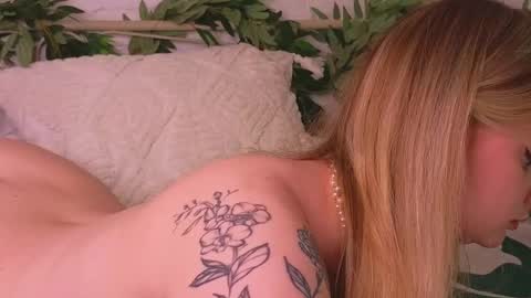 Snapshot of hottie_jane chatting on March 9, 7:26 pm Jane online show from March 9, 7:26 pm