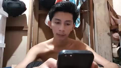 Snapshot of hottie_kylexx chatting on October 20, 5:52 am Asian creamycumxx online show from October 20, 5:52 am