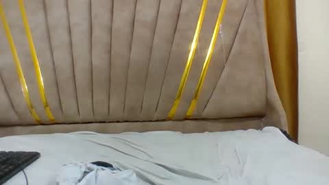 hottie_mammy online show from May 4, 12:45 pm