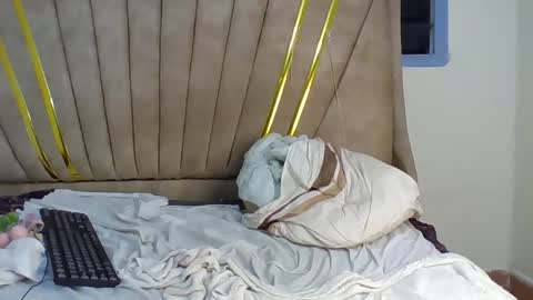 hottie_mammy online show from May 5, 12:51 am