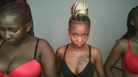 hottie_mistie online show from April 20, 7:15 pm