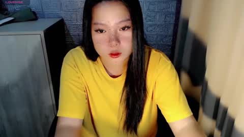 Snapshot of hottie_pinay16 chatting on February 18, 7:54 pm April online show from February 18, 7:54 pm