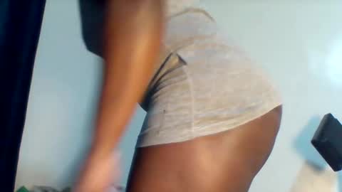 Snapshot of hottie_vera chatting on January 30, 8:01 am vera online show from January 30, 8:01 am