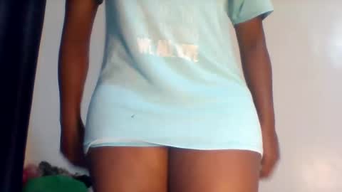 Snapshot of hottie_vera chatting on January 30, 12:27 pm vera online show from January 30, 12:27 pm