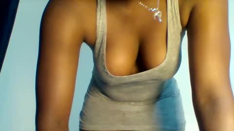 Snapshot of hottie_vera chatting on February 20, 8:06 am vera online show from February 20, 8:06 am