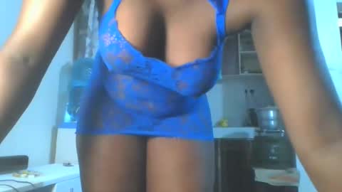 Snapshot of hottie_vera chatting on October 28, 7:34 am vera online show from October 28, 7:34 am