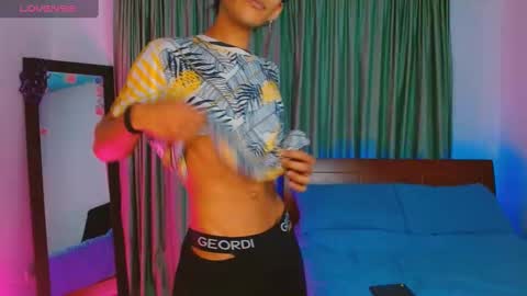Snapshot of hottieboycrazy chatting on March 4, 10:24 am stiven online show from March 4, 10:24 am