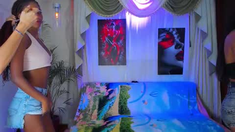 hotties_kittens18 online show from December 5, 6:04 pm